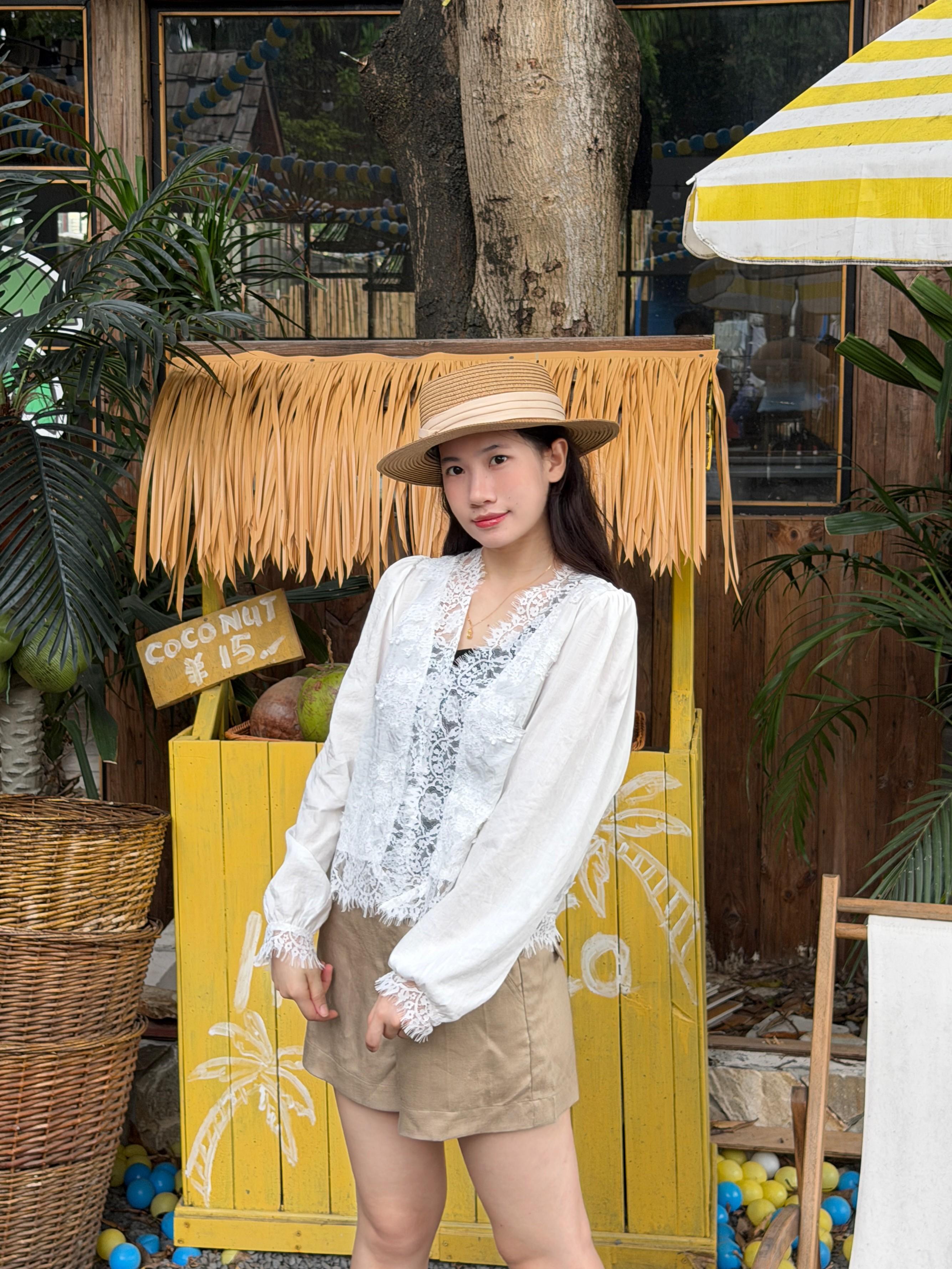 夏日度假穿搭|蕾丝开衫+短裤清爽出游look